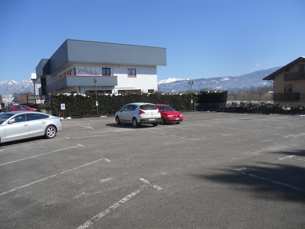 Hotel O'Scugnizzo 2 Belluno Exterior foto