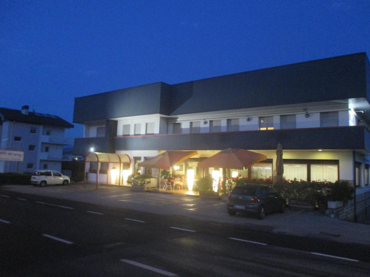 Hotel O'Scugnizzo 2 Belluno Exterior foto